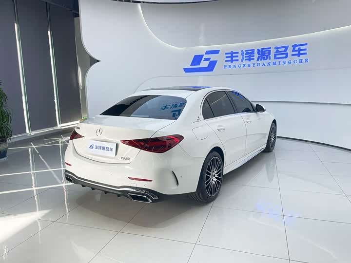 Фото 4 - Mercedes-Benz C-Class