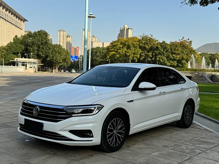 Фото 1 - Volkswagen Sagitar L