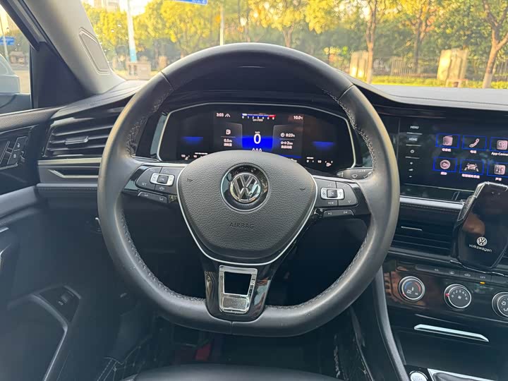 Фото 11 - Volkswagen Sagitar L