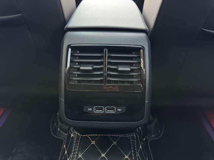 Фото 12 - Volkswagen Sagitar L