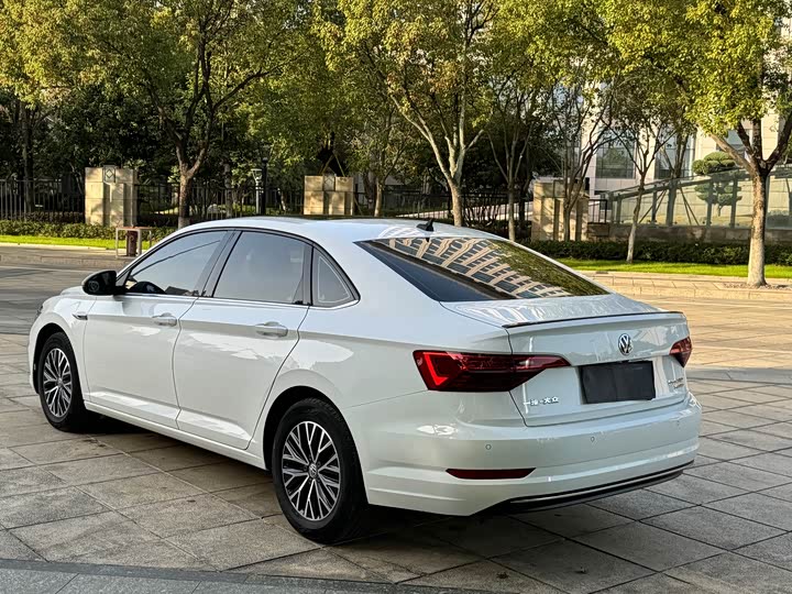 Фото 13 - Volkswagen Sagitar L