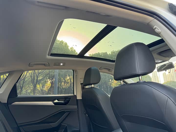 Фото 8 - Volkswagen Sagitar L