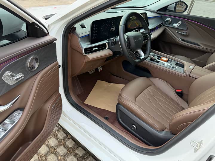 Фото 15 - Chery Arrizo 8