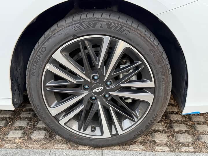 Фото 22 - Chery Arrizo 8