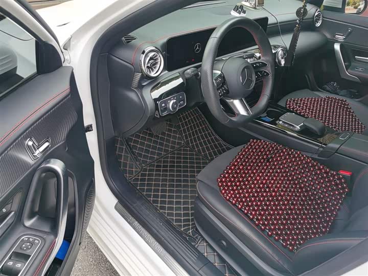 Фото 14 - Mercedes-Benz A-Class