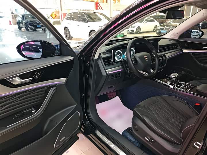 Фото 16 - Hongqi HS5