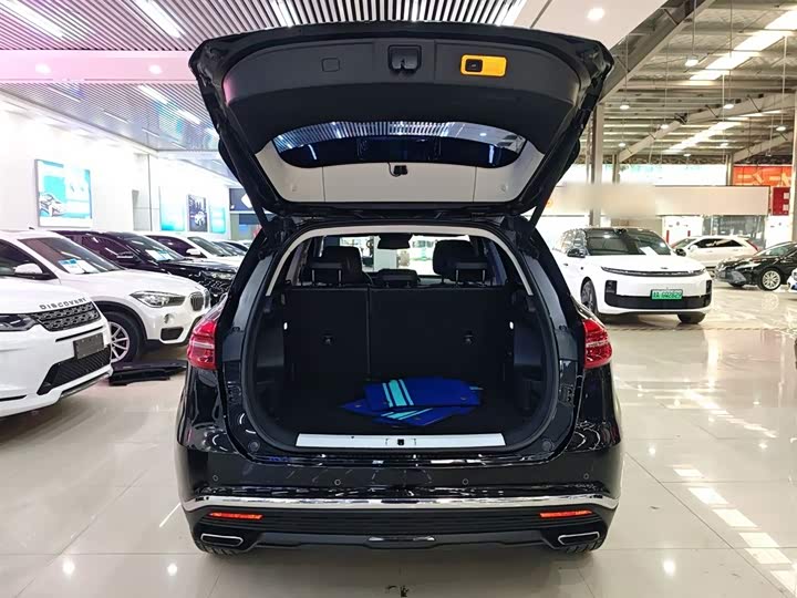 Фото 19 - Hongqi HS5