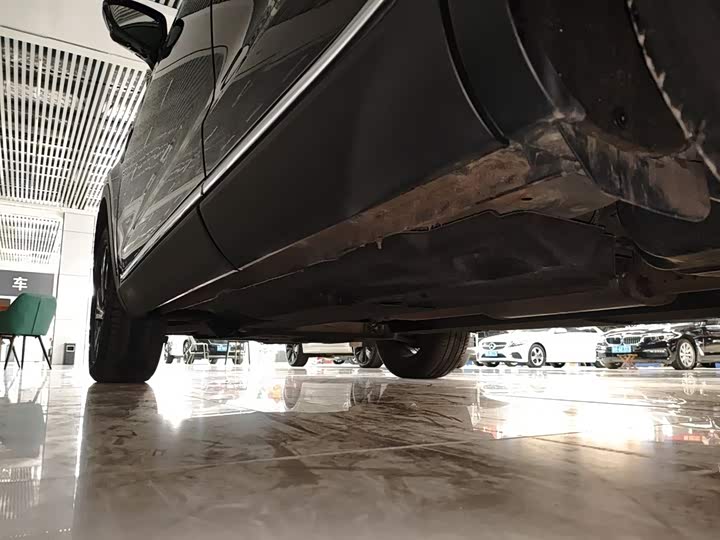 Фото 22 - Hongqi HS5