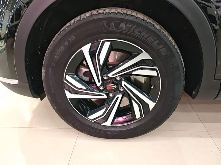 Фото 23 - Hongqi HS5