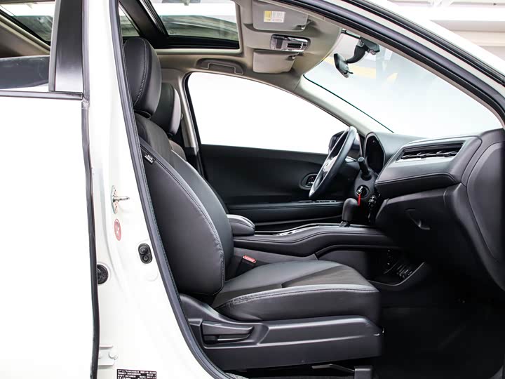 Фото 14 - Honda Vezel