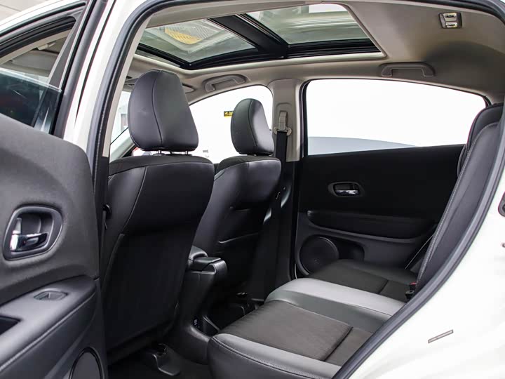 Фото 16 - Honda Vezel