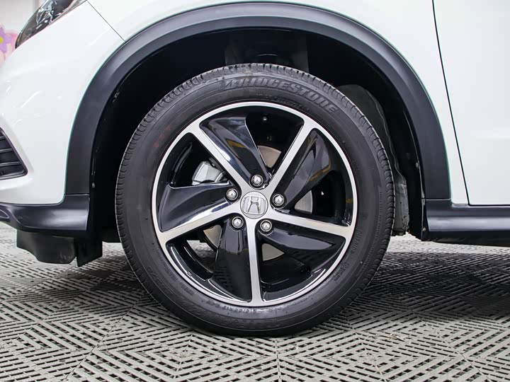 Фото 19 - Honda Vezel