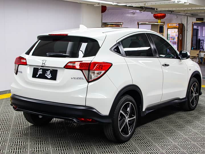 Фото 23 - Honda Vezel