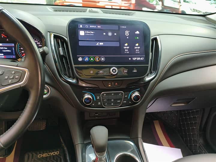 Фото 13 - Chevrolet Equinox