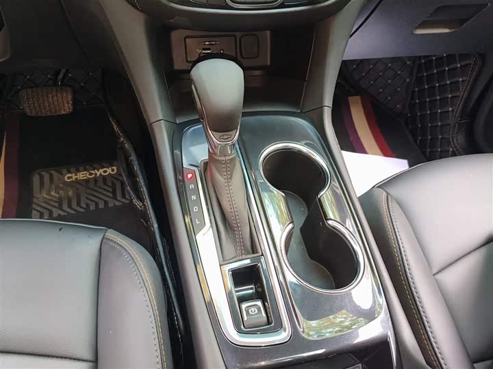 Фото 14 - Chevrolet Equinox