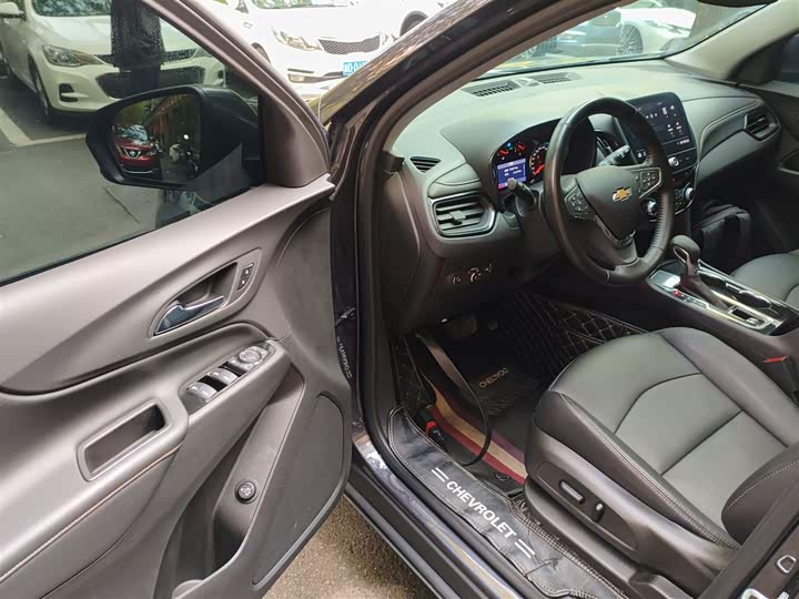 Фото 16 - Chevrolet Equinox