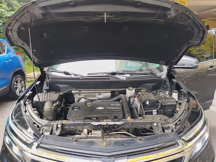 Фото 20 - Chevrolet Equinox