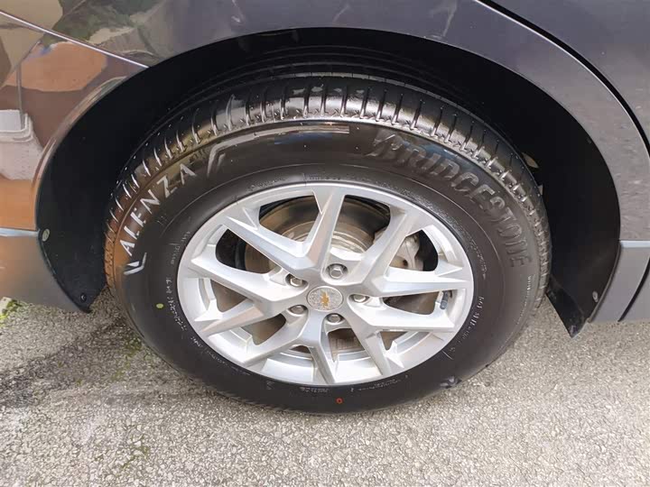 Фото 26 - Chevrolet Equinox