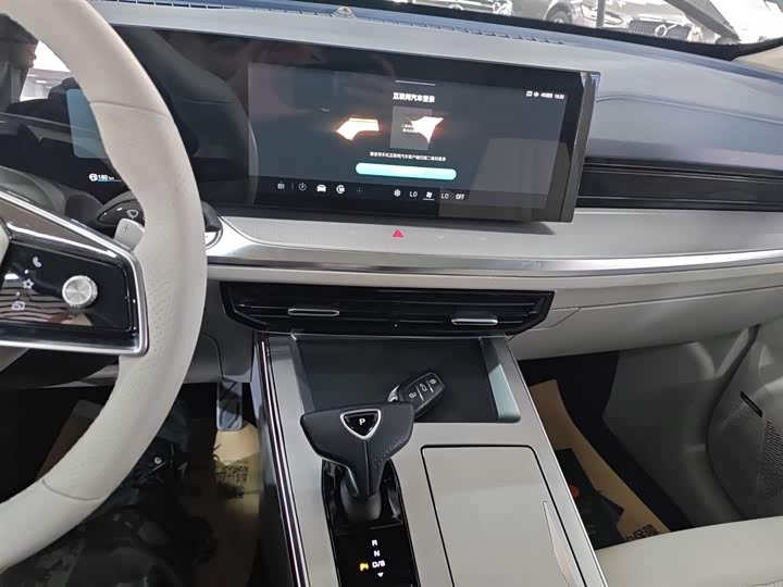 Фото 13 - Roewe Whale