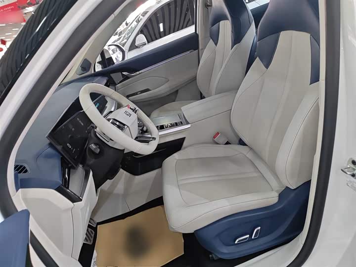 Фото 15 - Roewe Whale