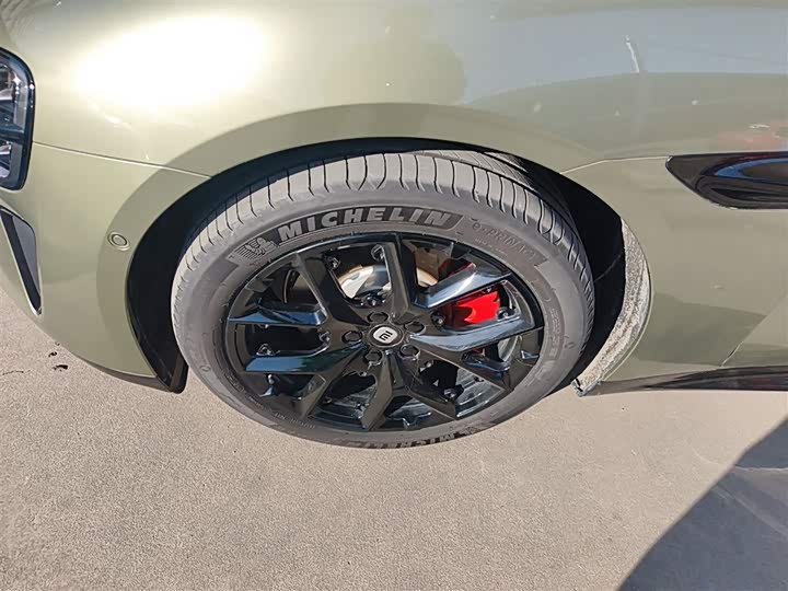 Фото 23 - Xiaomi SU7