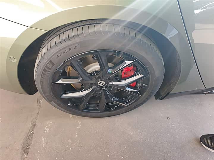 Фото 26 - Xiaomi SU7