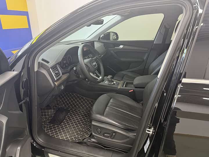 Фото 7 - Audi Q5L