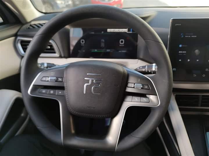 Фото 11 - BYD Yuan Up