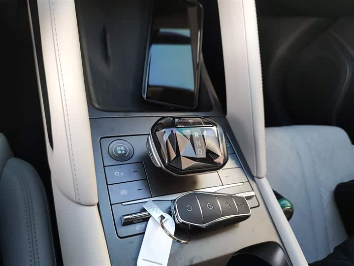 Фото 14 - BYD Yuan Up