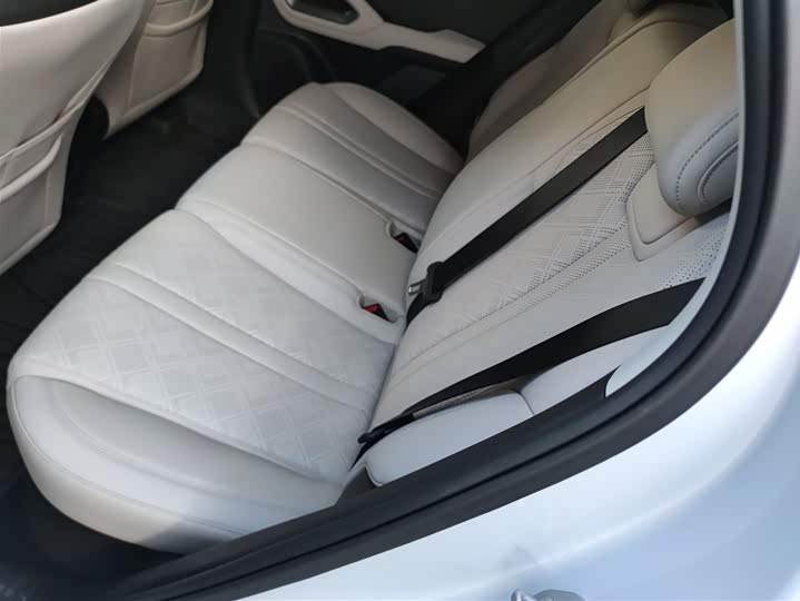 Фото 17 - BYD Yuan Up