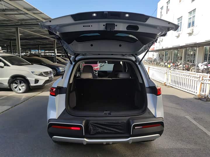 Фото 19 - BYD Yuan Up