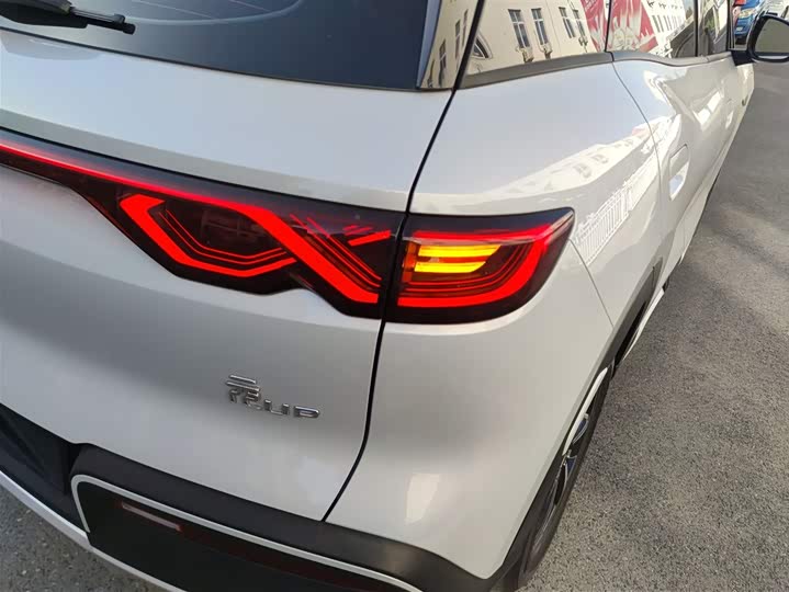 Фото 8 - BYD Yuan Up