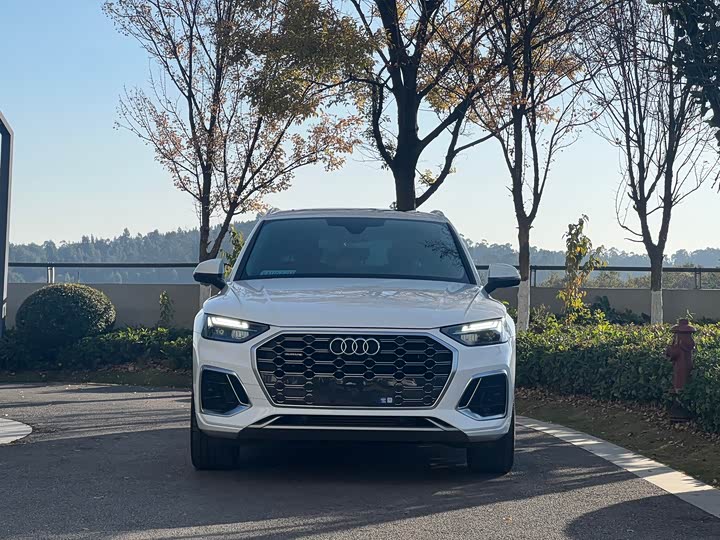 Фото 2 - Audi Q5L
