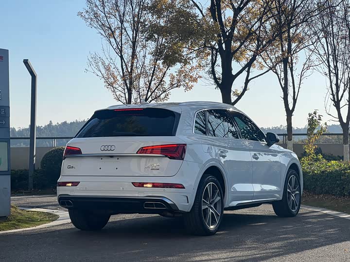 Фото 5 - Audi Q5L