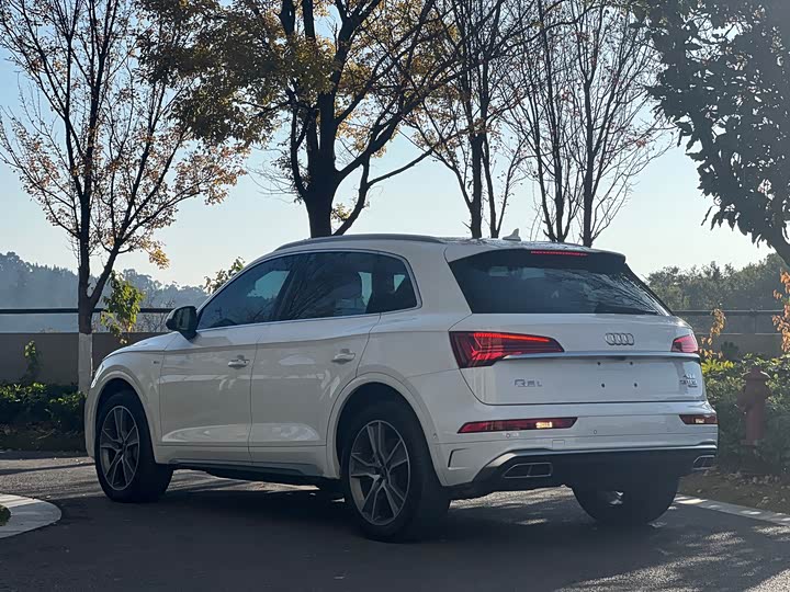 Фото 7 - Audi Q5L