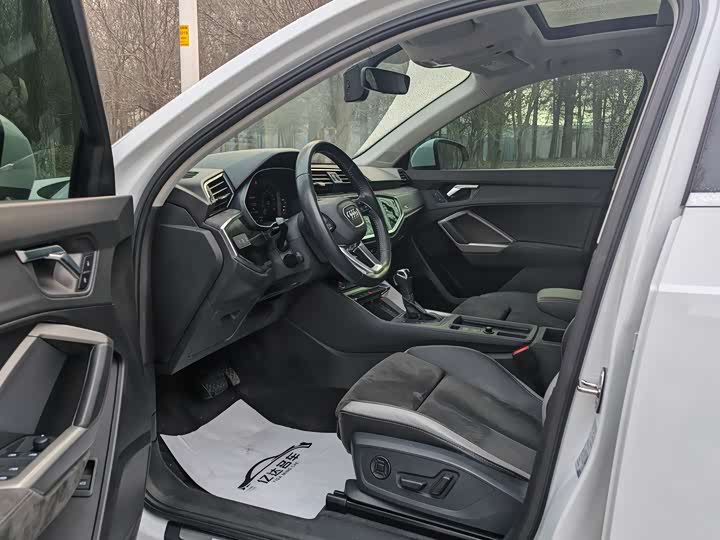 Фото 4 - Audi Q3