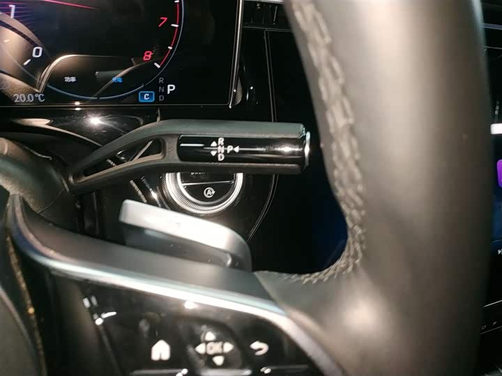 Фото 14 - Mercedes-Benz E-Class