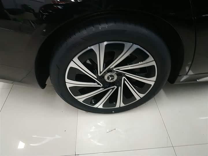 Фото 26 - Mercedes-Benz E-Class