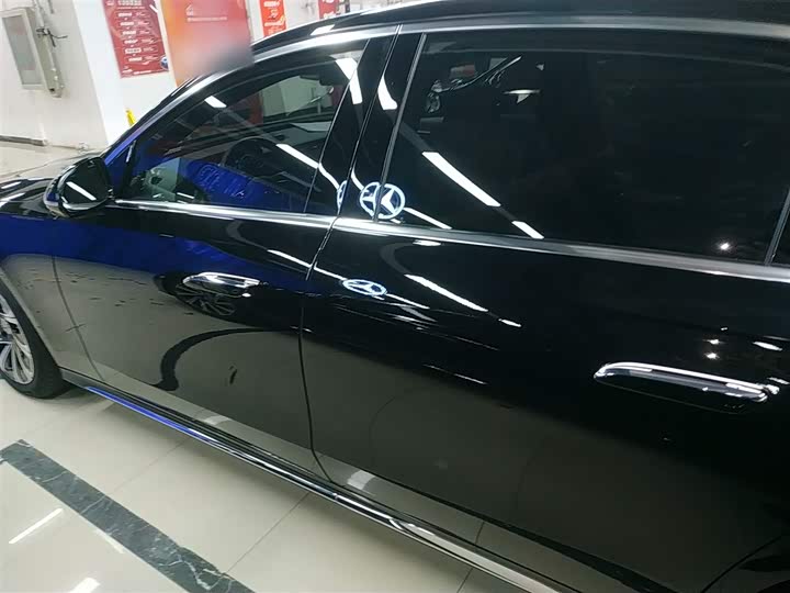 Фото 5 - Mercedes-Benz E-Class