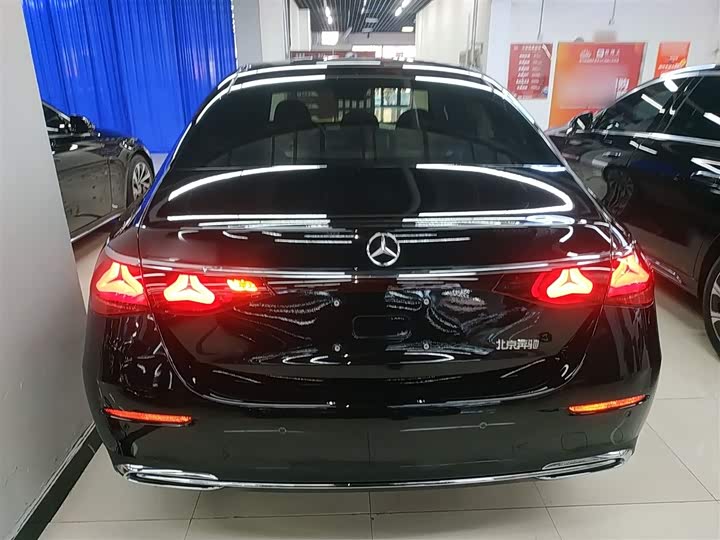 Фото 6 - Mercedes-Benz E-Class