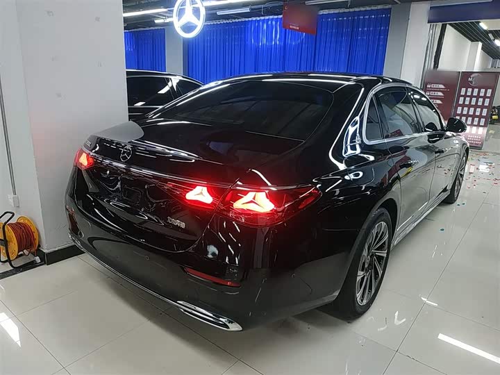 Фото 7 - Mercedes-Benz E-Class