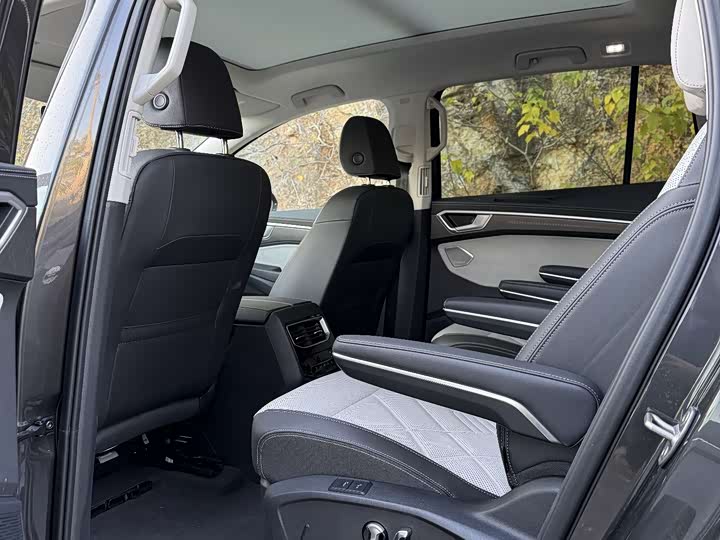 Фото 4 - Volkswagen Talagon