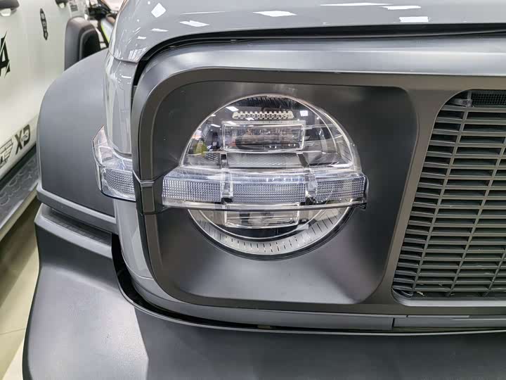 Фото 2 - Tank 300