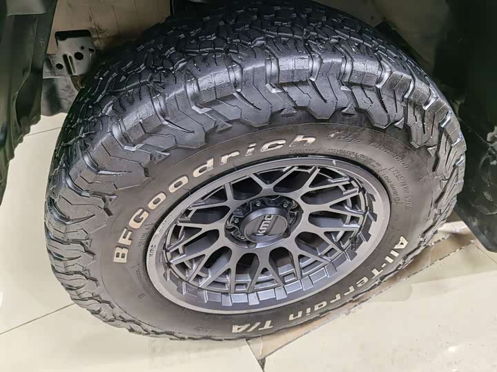 Фото 3 - Tank 300