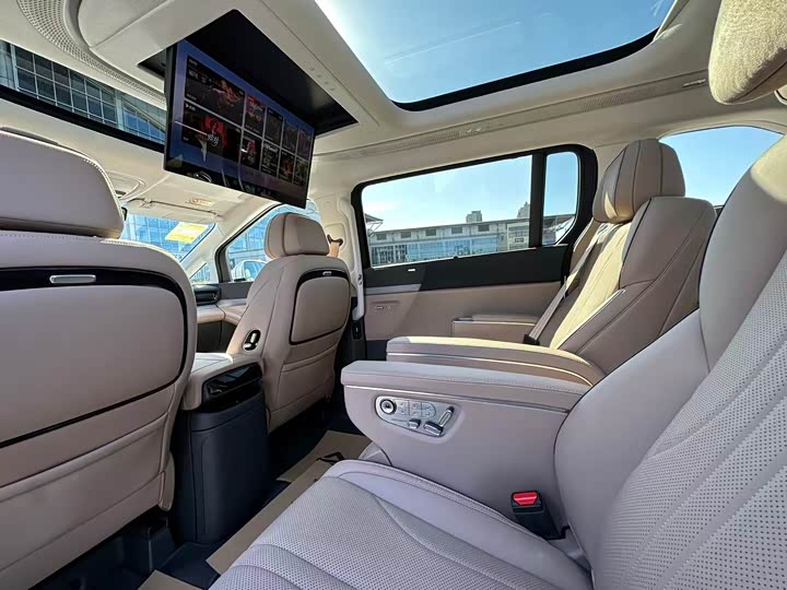 Фото 13 - XPeng X9