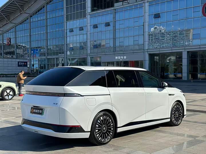 Фото 7 - XPeng X9