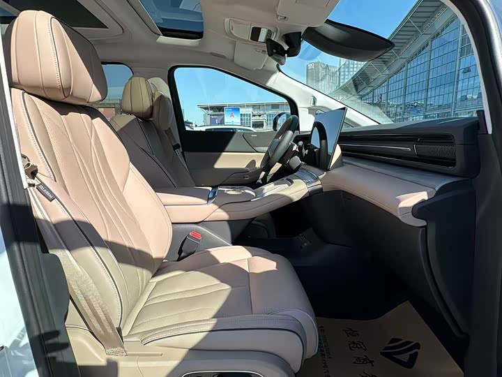 Фото 8 - XPeng X9