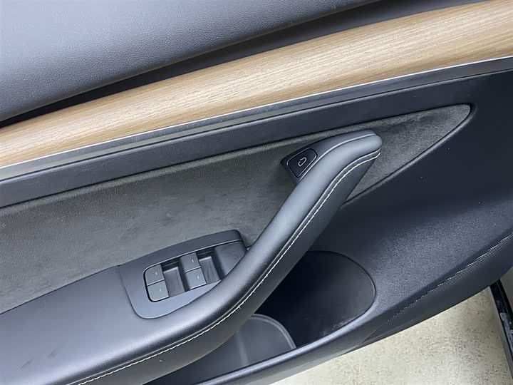 Фото 11 - Tesla Model 3