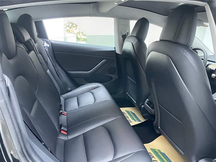 Фото 14 - Tesla Model 3