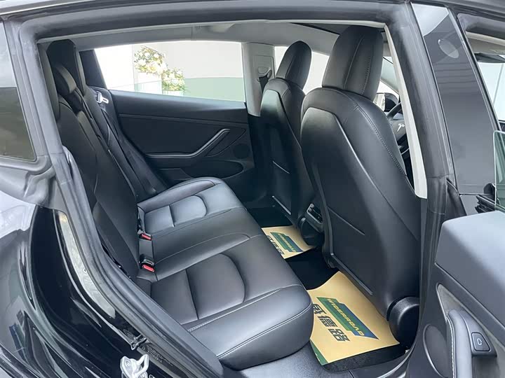 Фото 15 - Tesla Model 3